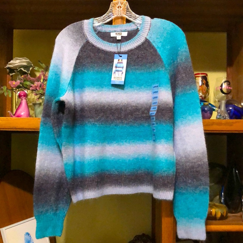 🦄HOST PICK!🦄BB Dakota Tri Color Sweater